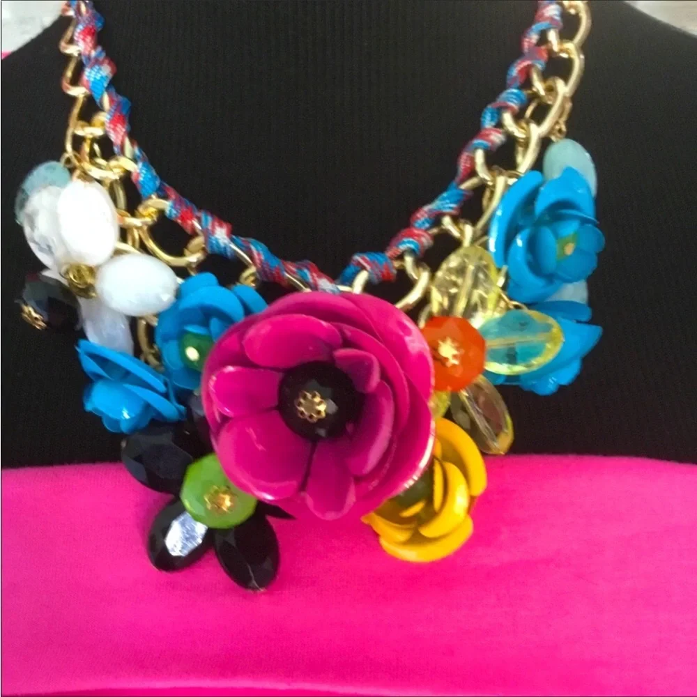 💖See New Listing💖Multicolor Metal Floral Chunky Bib Statement Necklace Flower - Picture 5 of 5